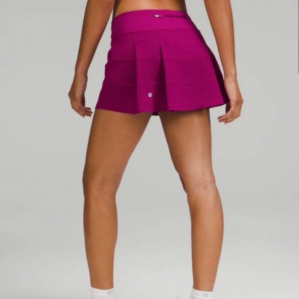 lululemon Run Pace Rival Mid-Rise Skirt - Magenta/Deep Fuchsia Size 6 Reg